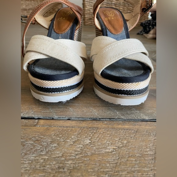 Summer wedge! Worn once! - Picture 2 of 4